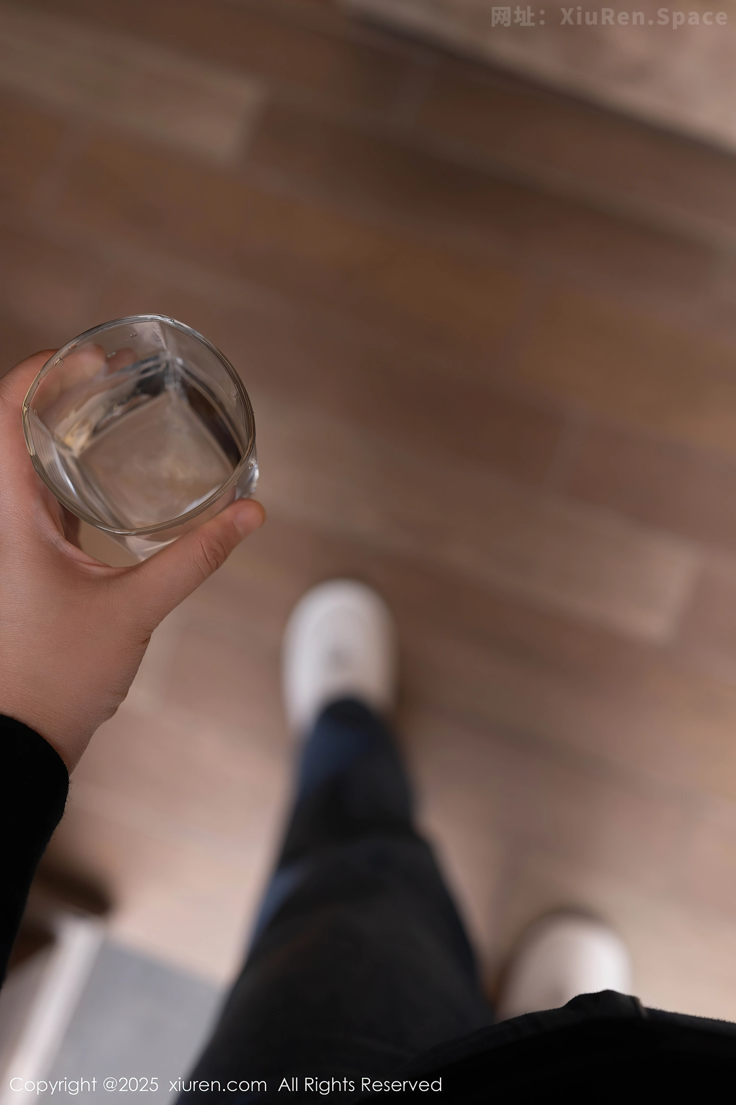 图片[2]-[XiuRen秀人网] VOL.9842 模特安然anran黑色蕾丝情趣服饰配超薄黑丝秀曼妙身姿诱惑写真82P-秀人网官方网站